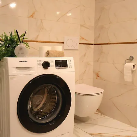 شقة Deluxe Astrova C